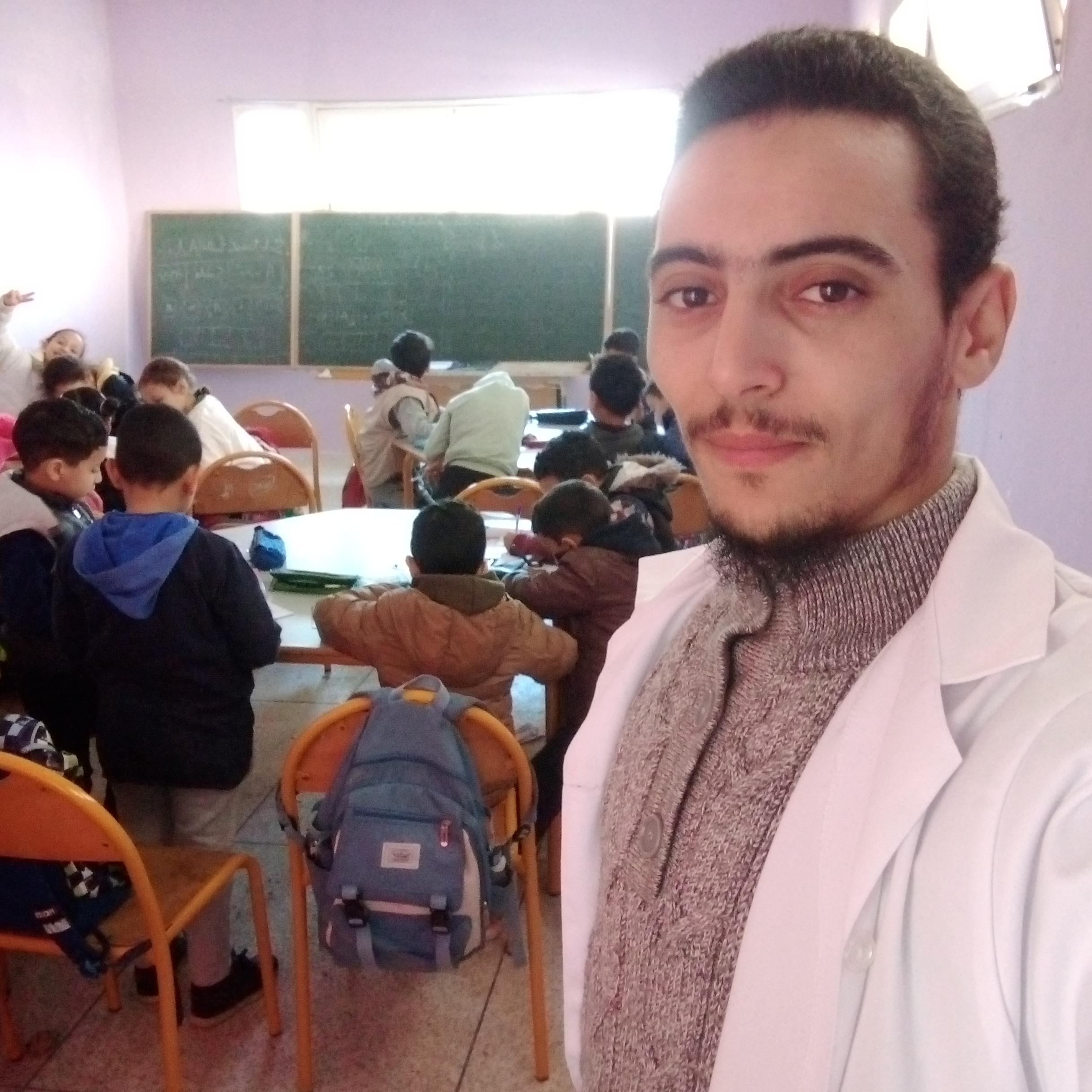 طالب مشاغب في الصف وأثناء الدرس كيف أتعامل معه - سعيد الجمالي