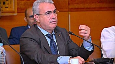 المستشار البرلماني خالد السطي يحذر من تداعيات رسوم الماستر والدكتوراه