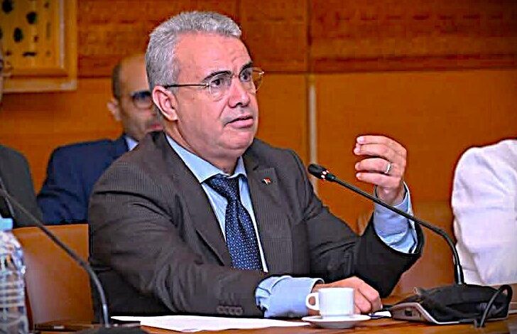 المستشار البرلماني خالد السطي يحذر من تداعيات رسوم الماستر والدكتوراه